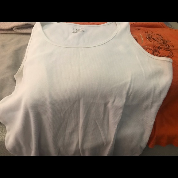 2 ribbed tank tops - Picture 3 of 3